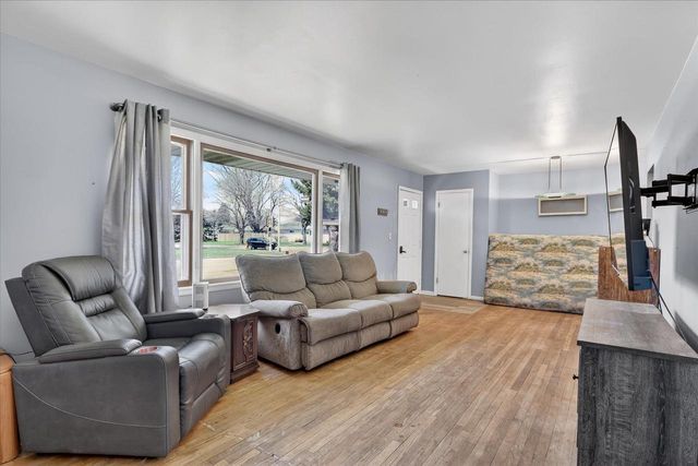 5 S Lexington Drive, Janesville, WI 53545