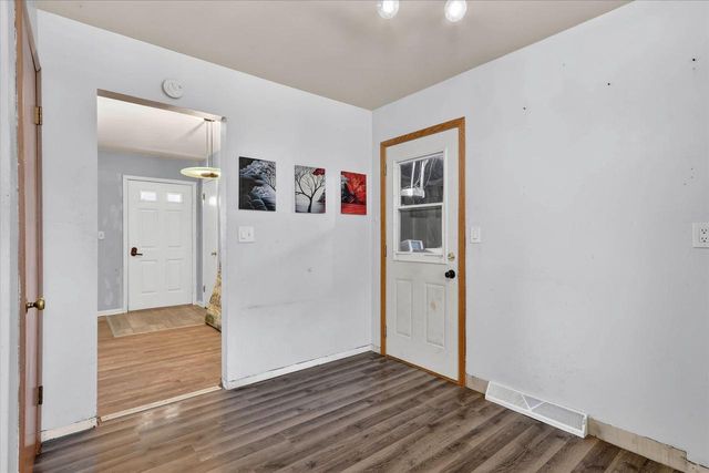 5 S Lexington Drive, Janesville, WI 53545