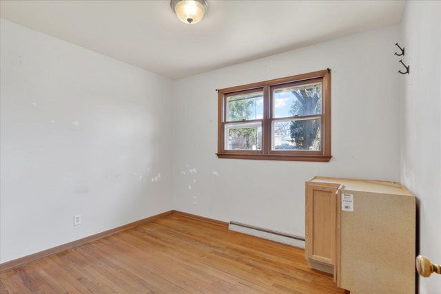 5 S Lexington Drive, Janesville, WI 53545