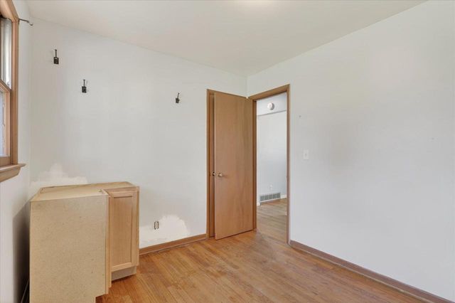 5 S Lexington Drive, Janesville, WI 53545