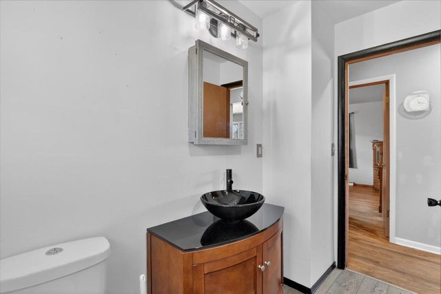 5 S Lexington Drive, Janesville, WI 53545