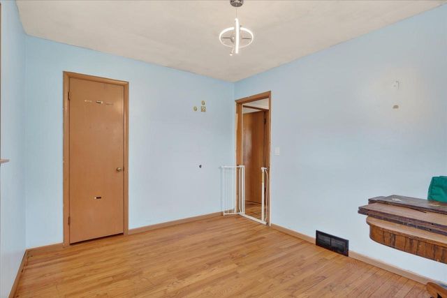 5 S Lexington Drive, Janesville, WI 53545