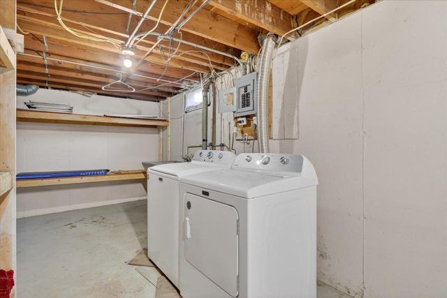 5 S Lexington Drive, Janesville, WI 53545