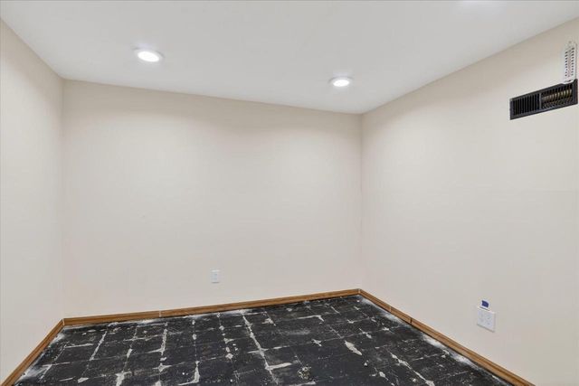 5 S Lexington Drive, Janesville, WI 53545