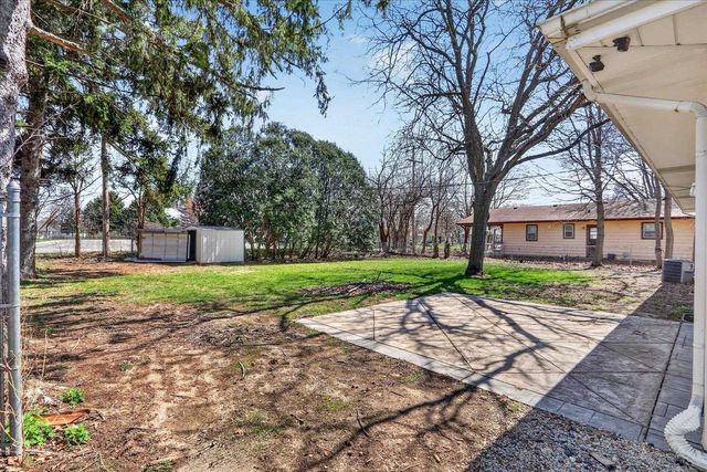 5 S Lexington Drive, Janesville, WI 53545