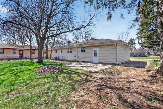 5 S Lexington Drive, Janesville, WI 53545