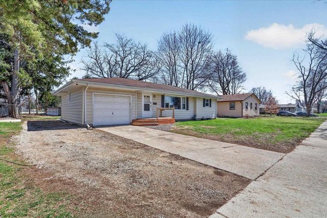 5 S Lexington Drive, Janesville, WI 53545
