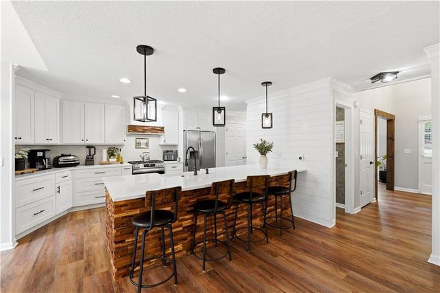 177 Picketts Lake Drive, Acworth, GA 30101