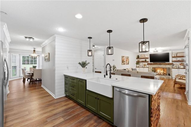 177 Picketts Lake Drive, Acworth, GA 30101