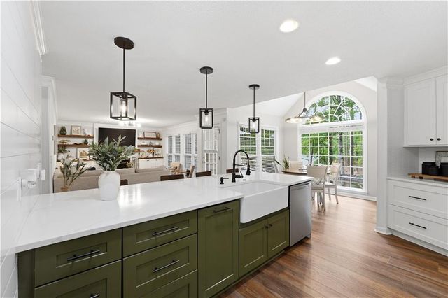 177 Picketts Lake Drive, Acworth, GA 30101