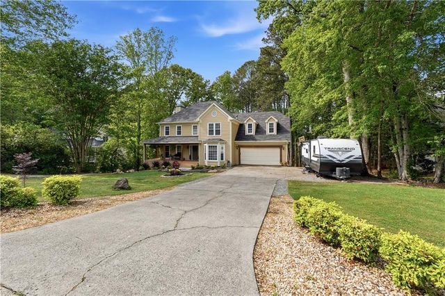 177 Picketts Lake Drive, Acworth, GA 30101