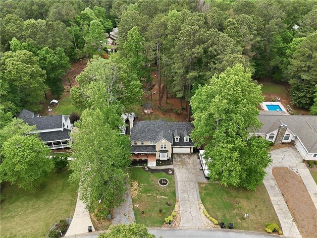 177 Picketts Lake Drive, Acworth, GA 30101