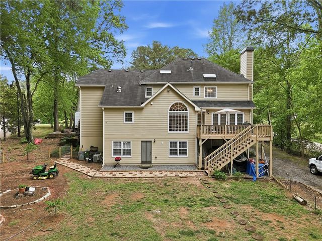 177 Picketts Lake Drive, Acworth, GA 30101