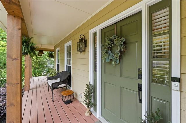 177 Picketts Lake Drive, Acworth, GA 30101
