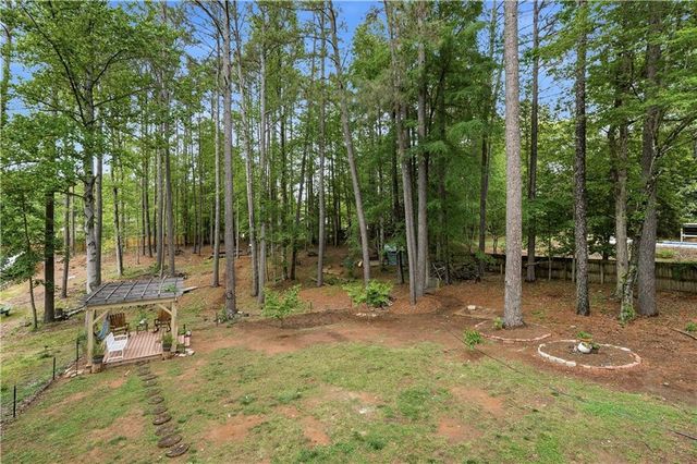 177 Picketts Lake Drive, Acworth, GA 30101
