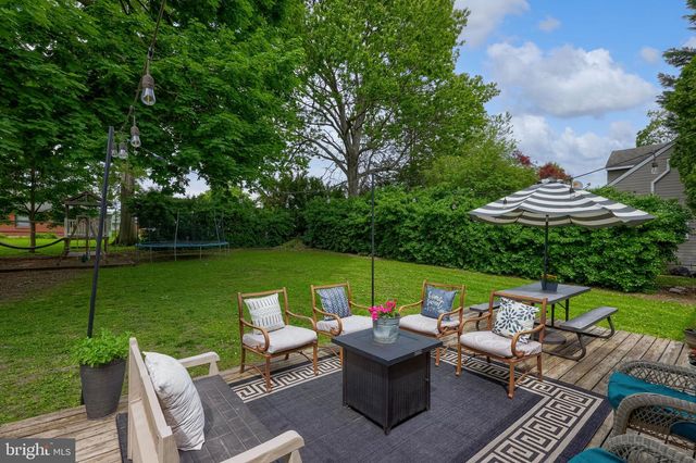 2033 MANOR RIDGE DR, Lancaster, PA 17603
