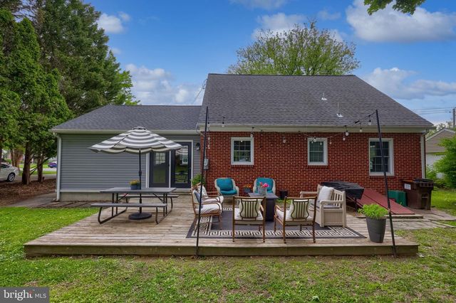 2033 MANOR RIDGE DR, Lancaster, PA 17603