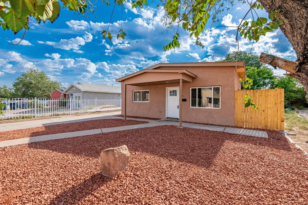 424 TENNESSEE Street SE, Albuquerque, NM 87108