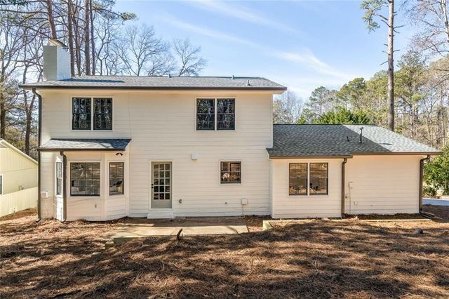 1966 S Hidden Hills Parkway, Stone Mountain, GA 30088