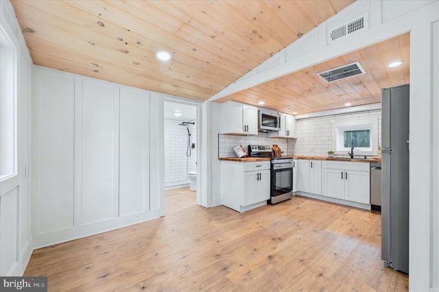 41 BEACHVIEW AVE, Earleville, MD 21919