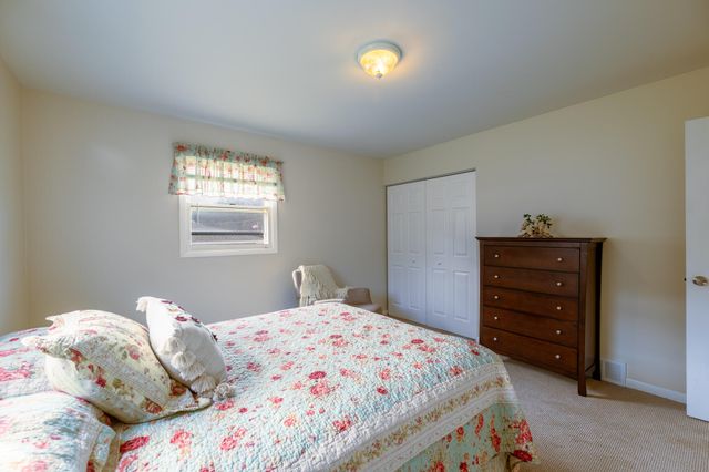 12594 144th Avenue, Grand Haven, MI 49417