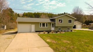 12594 144th Avenue, Grand Haven, MI 49417