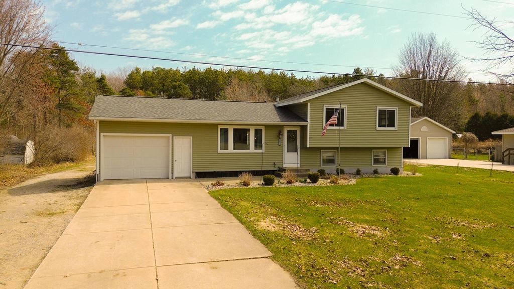 12594 144th Avenue, Grand Haven, MI 49417