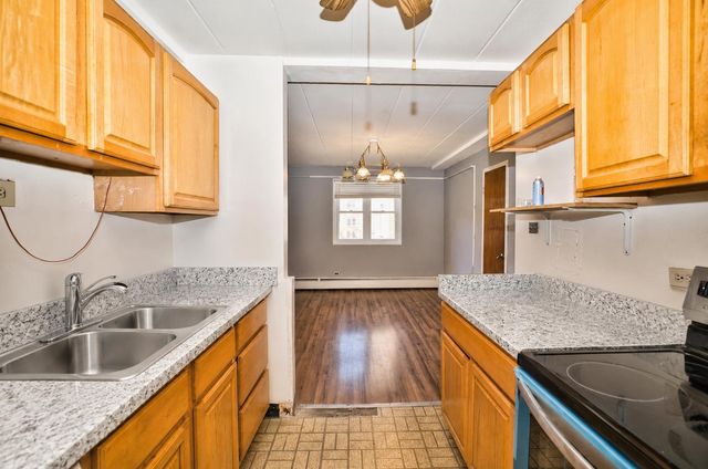 6161 N Hoyne Avenue 214, Chicago, IL 60659
