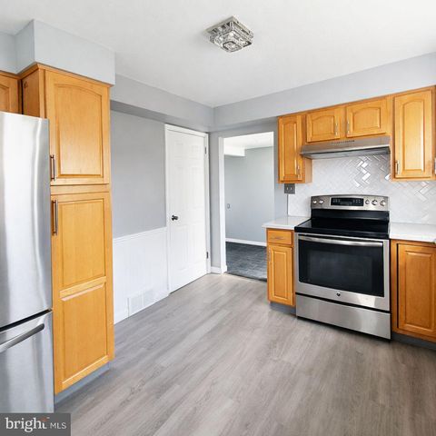 411 INDIAN MANOR DR, Leesport, PA 19533