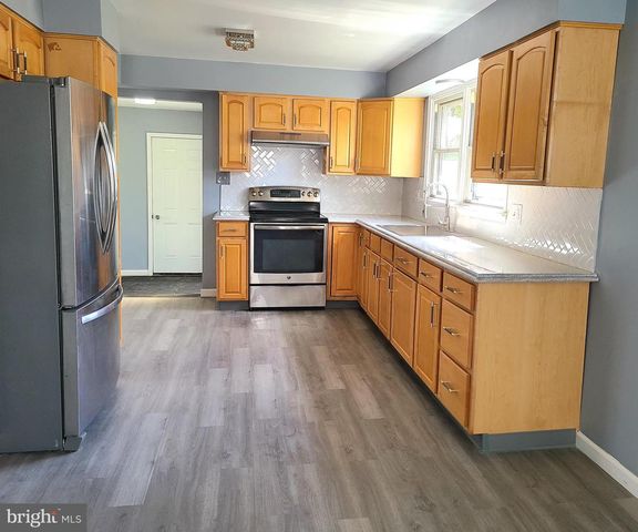 411 INDIAN MANOR DR, Leesport, PA 19533