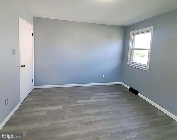 411 INDIAN MANOR DR, Leesport, PA 19533