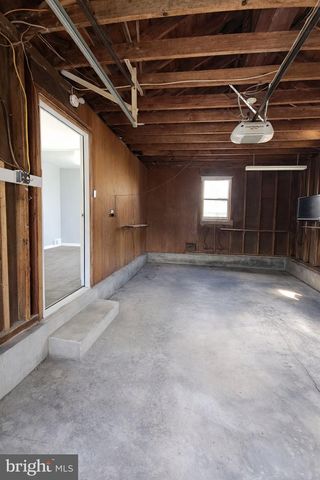 411 INDIAN MANOR DR, Leesport, PA 19533