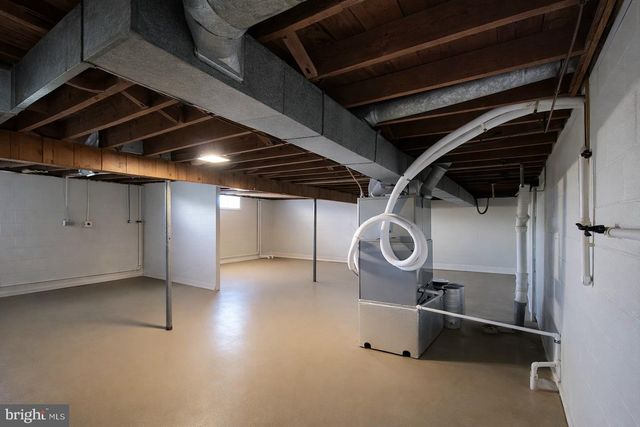 411 INDIAN MANOR DR, Leesport, PA 19533