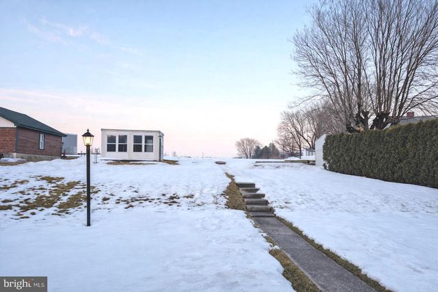 411 INDIAN MANOR DR, Leesport, PA 19533