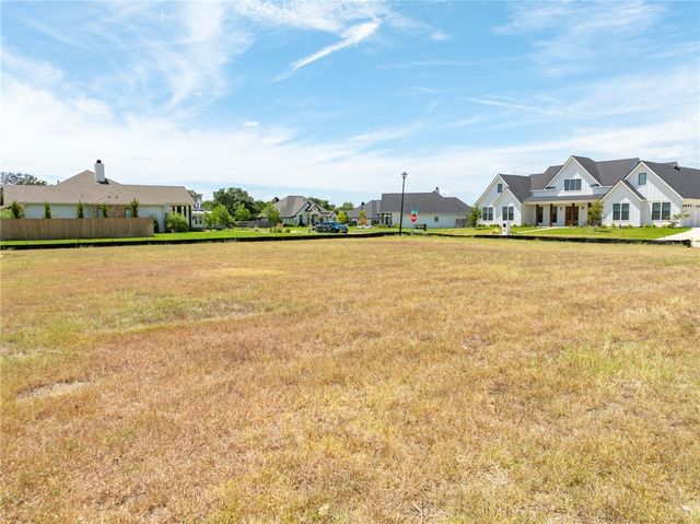 220 Wycliff Drive, China Spring, TX 76633