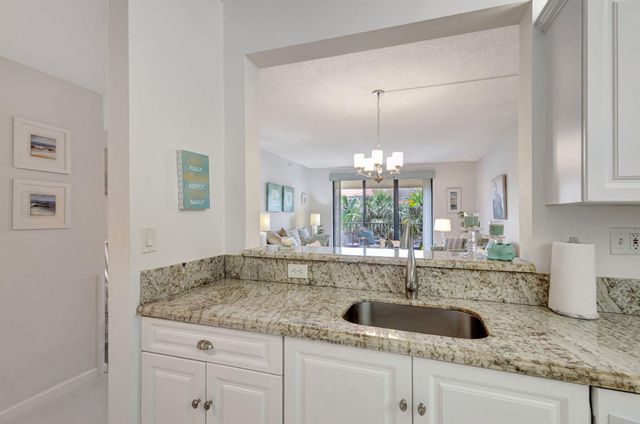 800 Uno Lago Drive 302, Juno Beach, FL 33408