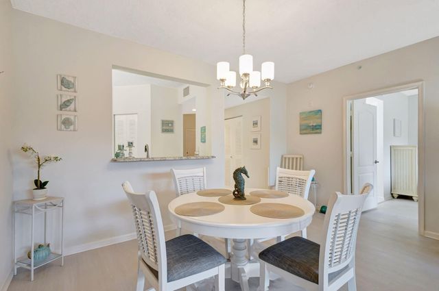 800 Uno Lago Drive 302, Juno Beach, FL 33408