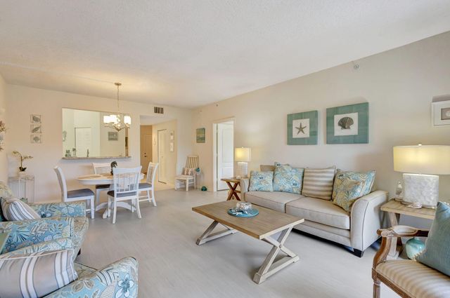 800 Uno Lago Drive 302, Juno Beach, FL 33408