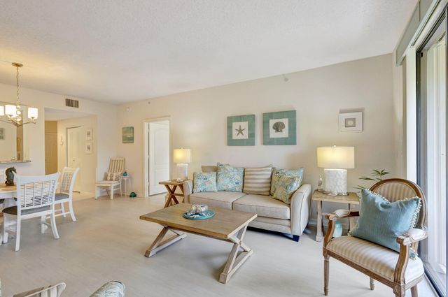 800 Uno Lago Drive 302, Juno Beach, FL 33408