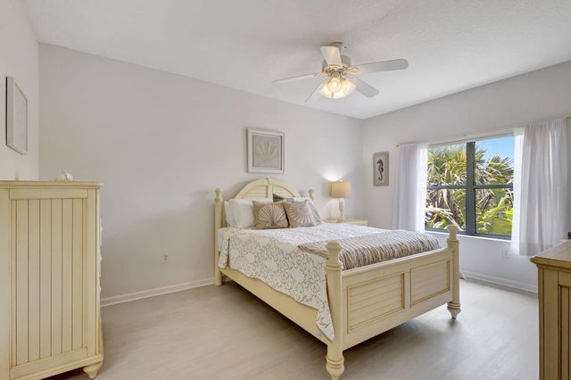 800 Uno Lago Drive 302, Juno Beach, FL 33408