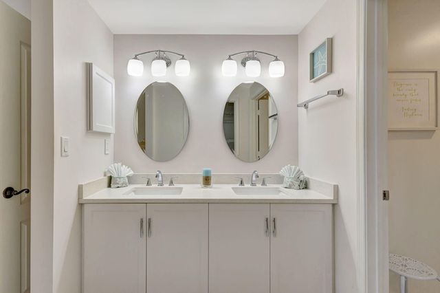 800 Uno Lago Drive 302, Juno Beach, FL 33408