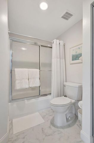 800 Uno Lago Drive 302, Juno Beach, FL 33408