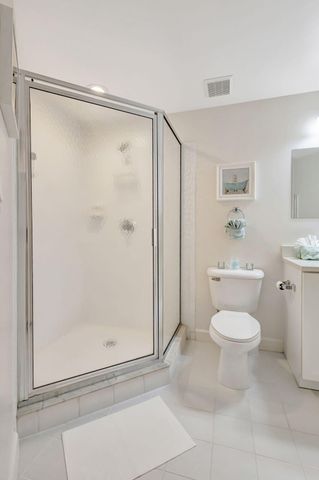 800 Uno Lago Drive 302, Juno Beach, FL 33408