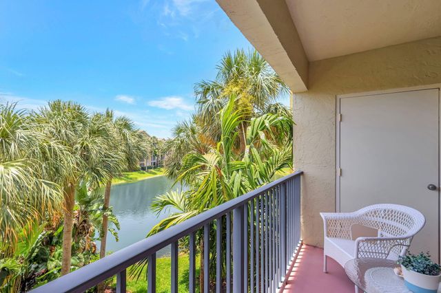 800 Uno Lago Drive 302, Juno Beach, FL 33408