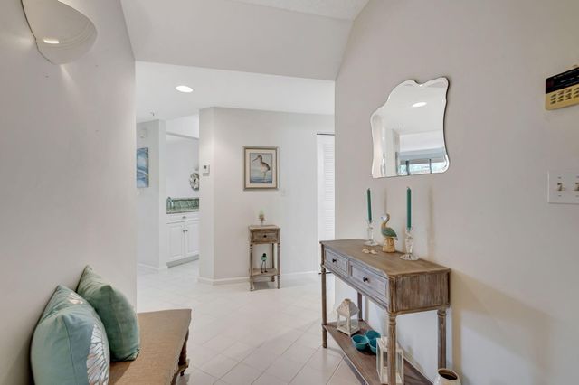 800 Uno Lago Drive 302, Juno Beach, FL 33408