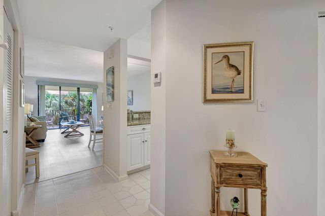 800 Uno Lago Drive 302, Juno Beach, FL 33408