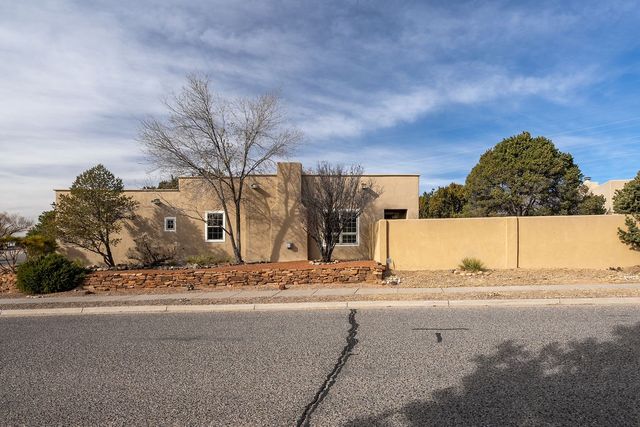 3001 Pueblo Grande, Santa Fe, NM 87507