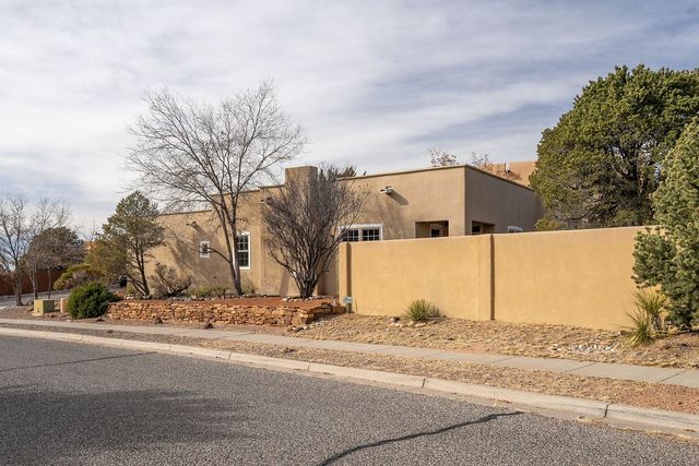 3001 Pueblo Grande, Santa Fe, NM 87507