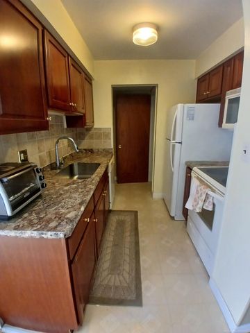 25934 Jeanette Court Bldg 4, Roseville, MI 48066