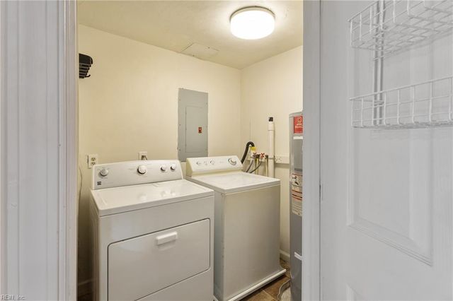 11 Gay DR, Newport News, VA 23606